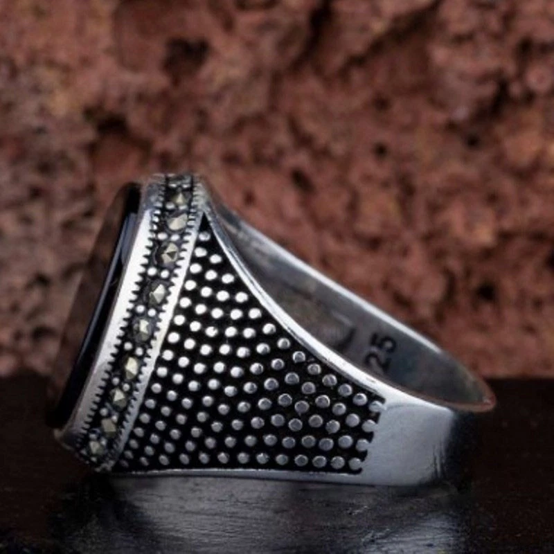 Мужское кольцо с несколькими драгоценными камнями из стерлингового серебра 925 пробы с черным ониксом и зеленым ониксом - Изображение 3 из 4