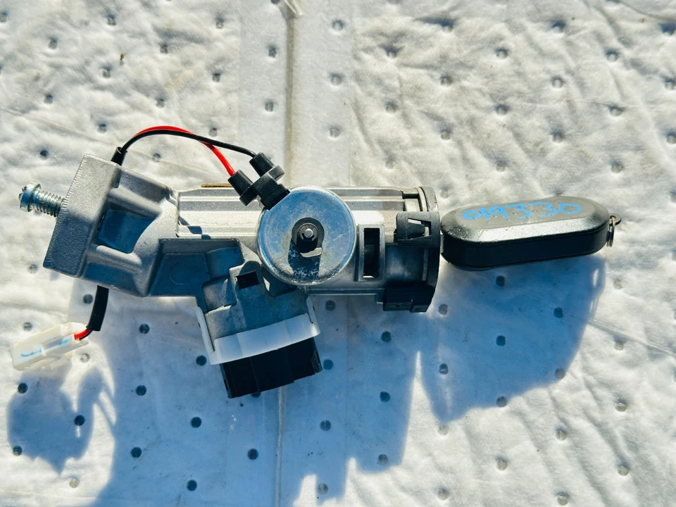 RAM PROMASTER 2500 2015-2022 FURGONETA INTERRUPTOR DE ENCENDIDO BLOQUEO CON LLAVE OEM P68257356AC Foto 2 de 4