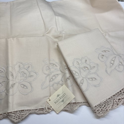 A PAIR OF BEIGE COTTON SALZBURG HAND MADE LACE PILLOWCASES KING SIZE. NEW - Picture 3 of 7