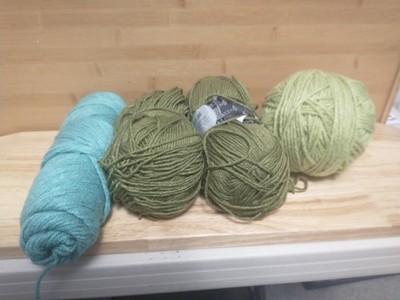 Lot of 4 rolls yarn 2 Feza pea green. 1 teal 1 lima green unbranded please read