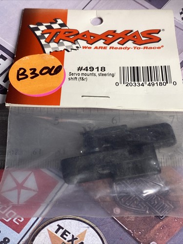 Traxxas 4918 Servo Mounts Front/Rear T-Maxx Orignal NewOldStock - Picture 2 of 4