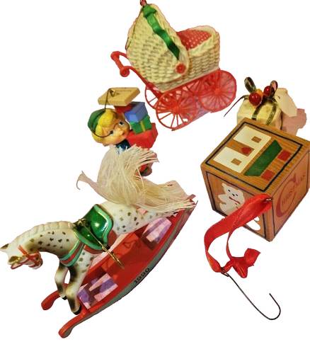 6 Assorted Christmas Ornaments - Picture 4 of 10
