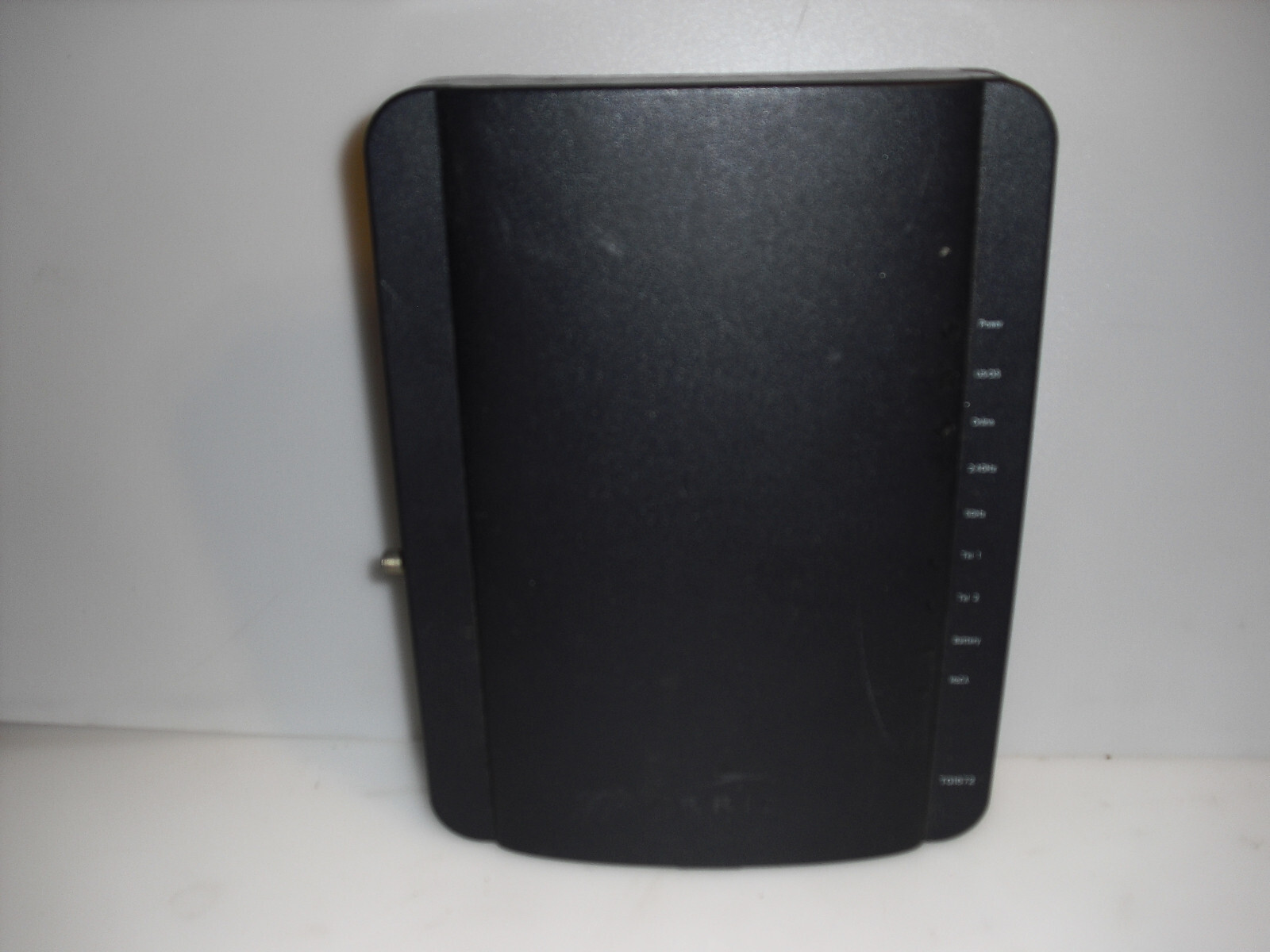 arris dg1670a cable modem router wifi docsis 3.0 , not tested , turns