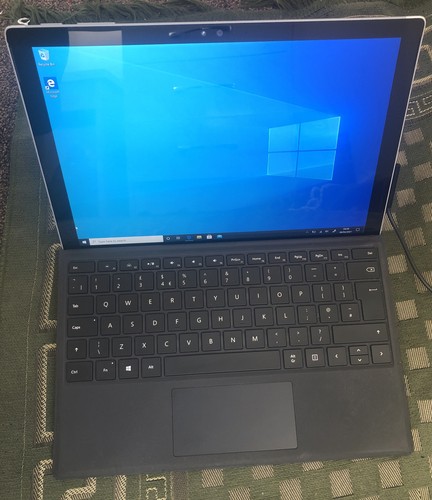 Microsoft Surface Pro Core i5-6300u 2.4 8 GB 256 SSD Window 10 UK Keyboard - Picture 9 of 10