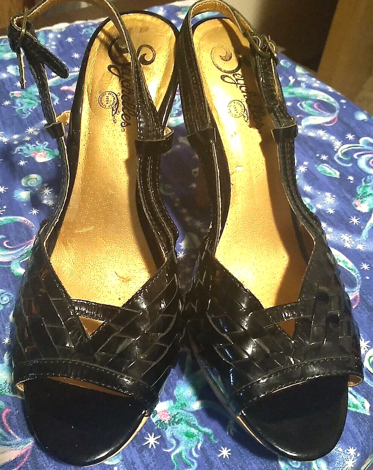 SEYCHELLES BLACK SLING BACKS OPEN TOE, CORK CONE HEEL, PATENT LEATHER SIZE 7.5 - Image 2 of 4