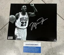 Michael Jordan Autographed Photo  Signed 8x10 Chicago Bulls #23 w/COA Hologram