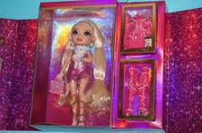 Rainbow High Paris Hilton Premium Edition Col...