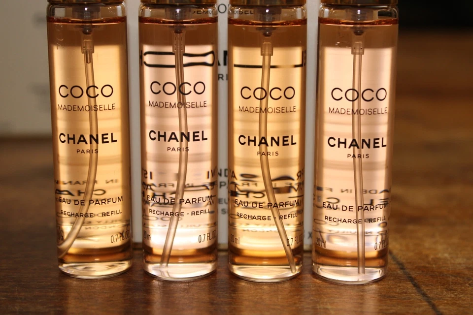 CHANEL COCO MADEMOISELLE TWIST AND SPRAY EAU DE TOILETTE PURSE SPRAY W/ EXTRAS - Image 4 of 4