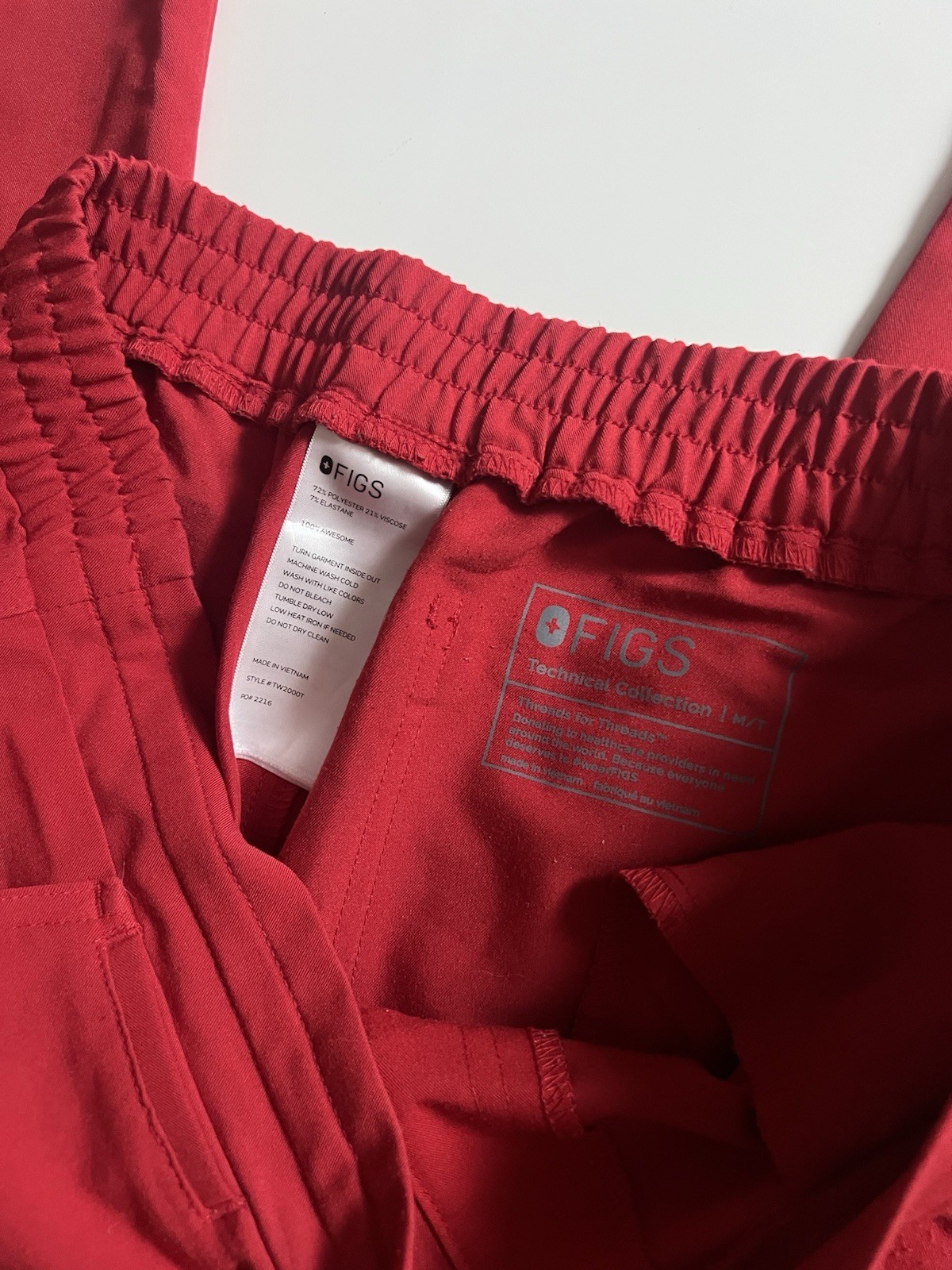 FIGS Technical Collection Scrub Set, Red, Size M/… - image 10