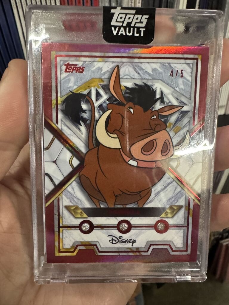 2026 Topps Vault Disney Diamonds Pumbaa DD-46 Red 4/5 Lab Diamond Lion King