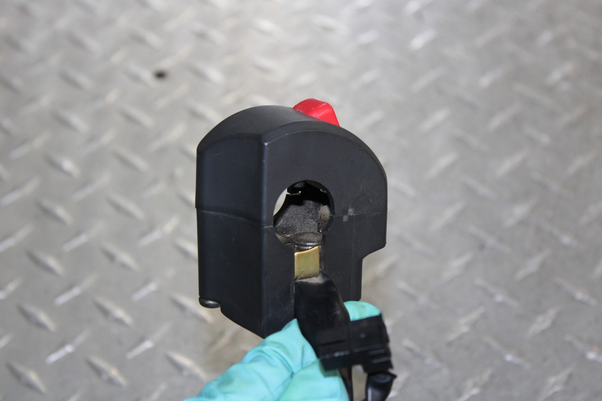 2005 KAWASAKI NINJA ZX10R ZX1000C RIGHT CLIP ON BAR SWITCH