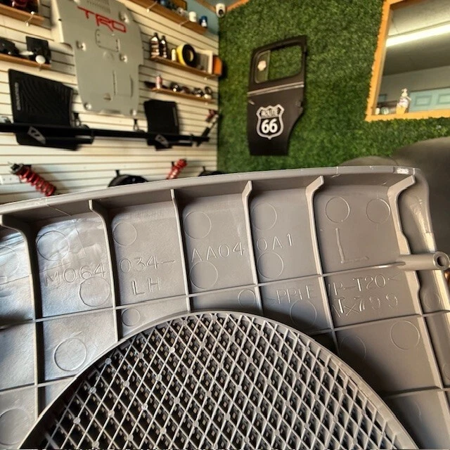 (1) Cubierta de parrilla de altavoz trasero gris genuino Toyota Camry 02-06 04007-521AA-B0 Foto 3 de 4