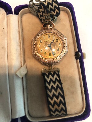 RARE-----S.W.C CO GOLD FILLED 20 YEAR LADIES WRISTWATCH 6 JEWELS 10 1/2 LIGNE