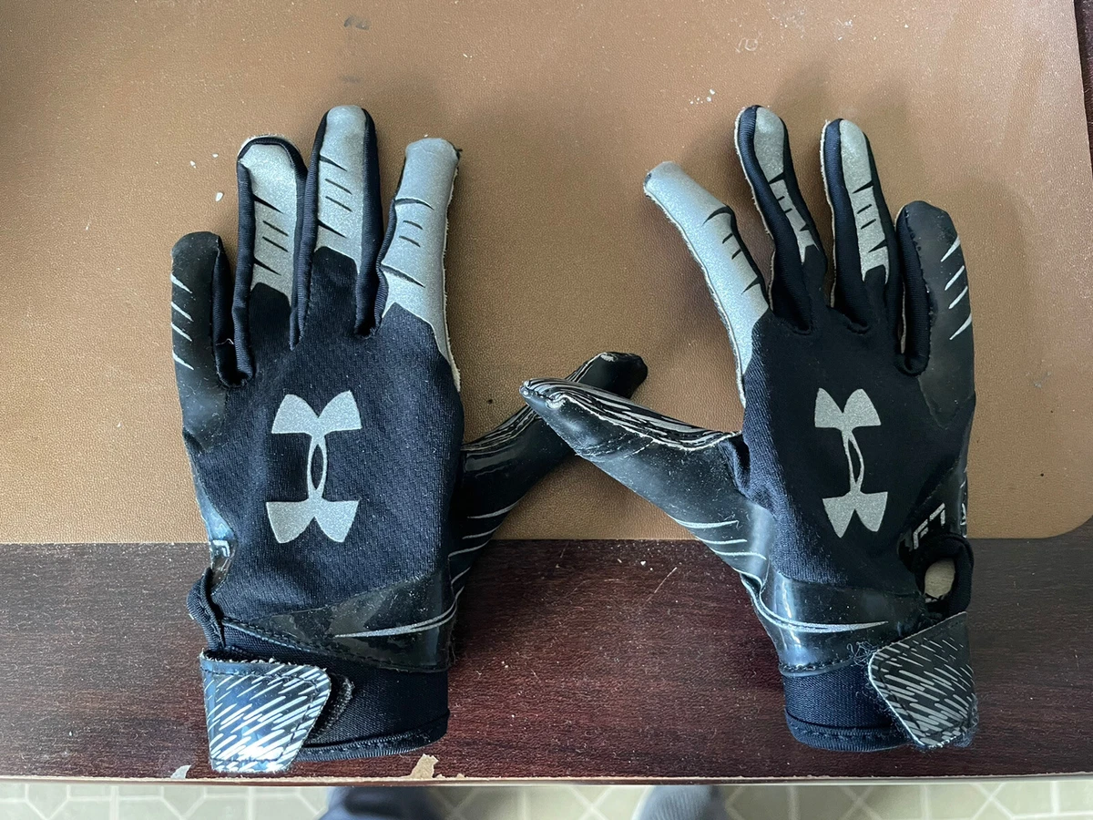 Kids football gloves under armour sales