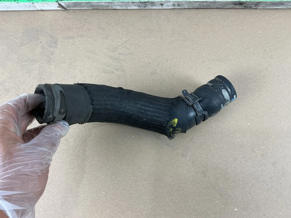 Tubo de mangueira de líquido de arrefecimento do radiador superior Jeep Liberty 2008-2012 55037947AD FABRICANTE DE EQUIPAMENTO ORIGINAL - Imagem 2 de 4