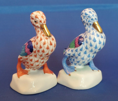 Pair of Herend Duck Figurines! Rust Red & Blue Fishnet - Hand Painted - 2 1/2''