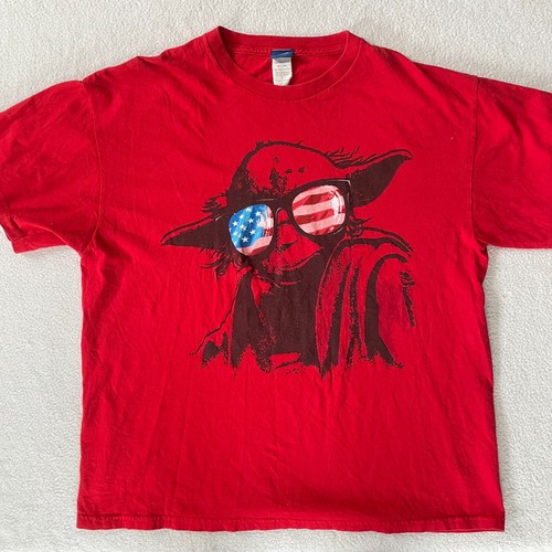 Star Wars Yoda Graphic T-Shirt Mens XL Red American Flag Sunglasses Cotton Tee - Picture 2 of 18