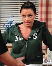 Leah Remini Signed 8x10 Certified Photo "King of Queens" Beckett Certification 