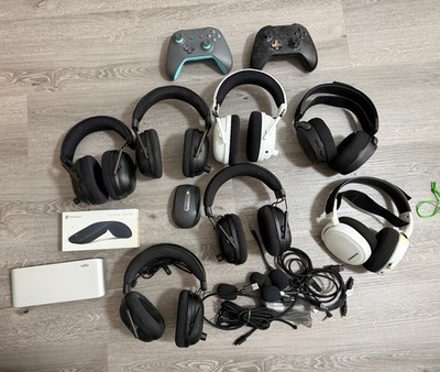 7x Razer gaming Headsets | 2x Xbox Controller | 1x Maus 1x Dockingstation defekt