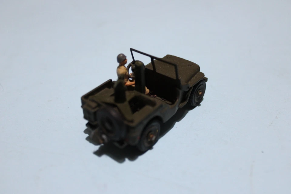 DINKY TOYS FR JEEP CON CANNONE 106 SR (COD. 829) S. 1:50 MOLTO BUONO NO BOX - Immagine 2 di 3