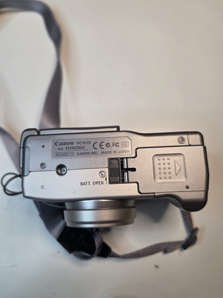 Canon PowerShot G2 4.0 Mega Pixels Digital Camera & Accessories
