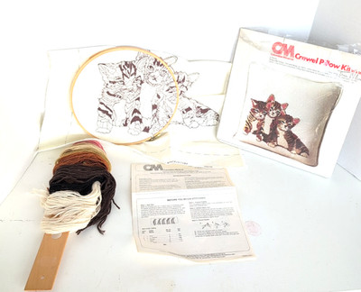 Columbia Minerva CM Crewel Pillow Kit Three Little Kittens 7696 Erica Wilson