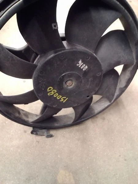 Conjunto de ventilador de motor de ventilador de radiador detrás del radiador para 00-04 AUDI A6 264067 Foto 2 de 4