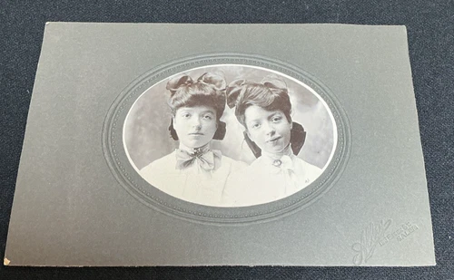 Antique CDV Photo Cabinet Twin Girls Ladies Sisters Cuban Puerto Rican Pretty
