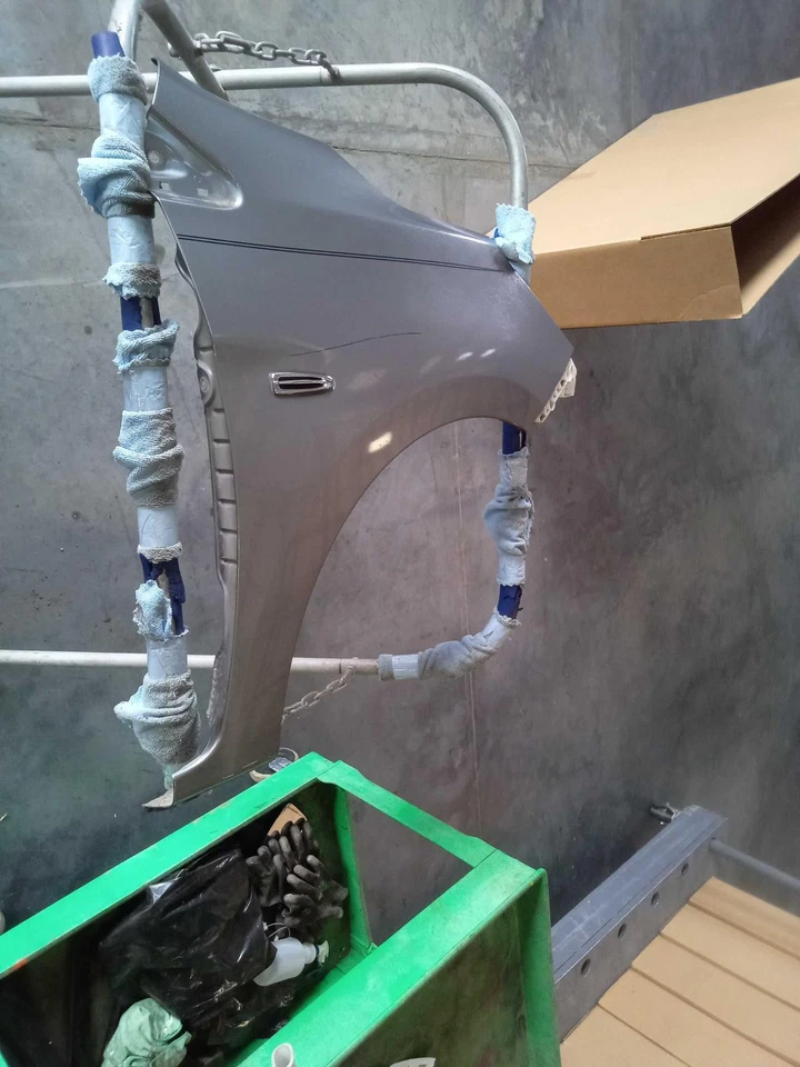 Guardabarros delantero derecho usado se adapta a: Mitsubishi Mirage 2018 sedán delantero derecho grado A Foto 2 de 4