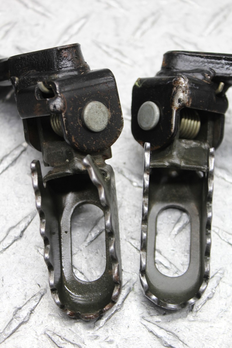 1983 YAMAHA XT550 RIGHT BRAKE FOOT PEDAL/KICKSTAND/FRONT