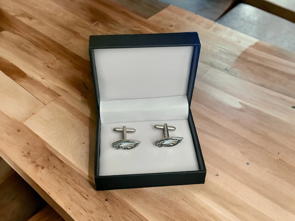 Gemelos Philadelphia Eagles, clip de corbata o juego completo Foto 2 de 4