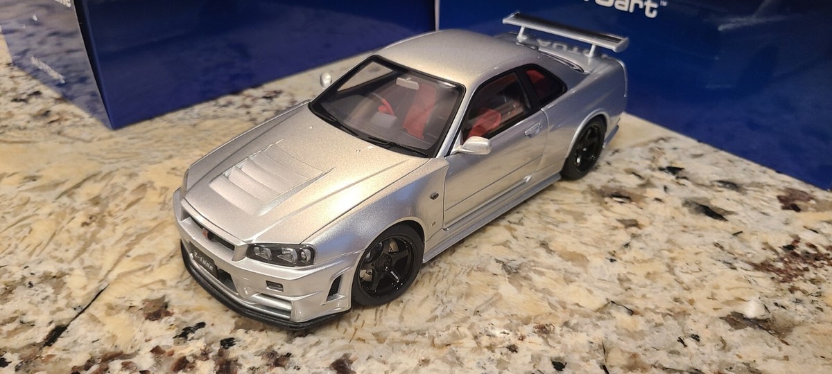 AUTOart Nissan GT-R R34 z-tune シルバー Amazon.com: AUTOart 1/18 Nismo R34 GT-R Z-tune Z-tune Silver