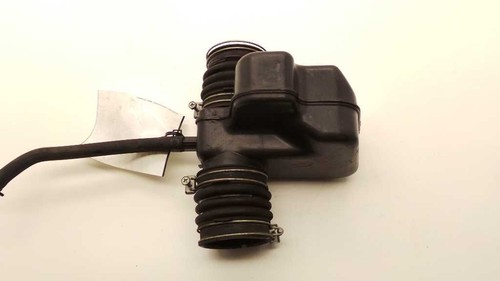1998 TOYOTA CAMRY AIR CLEANER RESONATOR TUBE ASSEMBLY - Picture 2 of 11