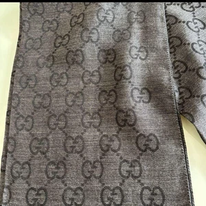 GUCCI Écharpe Etole en Laine de Soie 46cm x 180cm Élégante Polyvalente Accessoire Unisexe