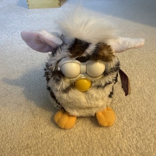1998 Tiger Electronics Furby Working White Brown Grey Fur Blue Eyes tags