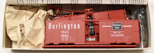 INTERMOUNTAIN HO BURLINGTON ROUTE (CB&Q) AAR Box Car #28032 Kit; CB&Q-02 - NUEVO EN CAJA | Condition: New