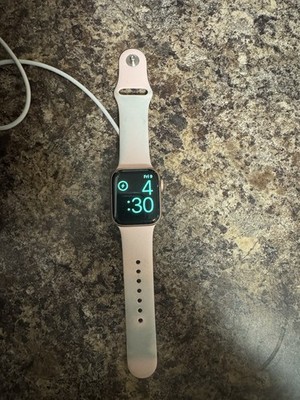 Apple Watch Series 6 40mm Rose Gold Aluminum Case with Pink Sport Band Unlocked