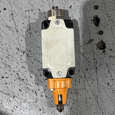  SIEMENS 3SE3 120-1D Travel Limit Switch, 500V 10A, Used Free Shipping 