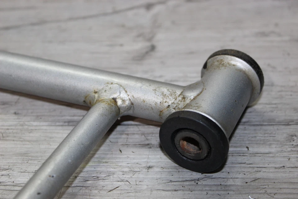 Polaris Rmk 600 700 900 2006 brazo de control delantero superior derecho  Foto 3 de 4