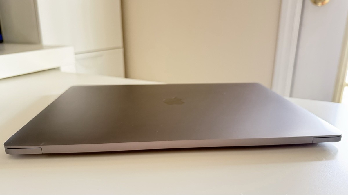 Apple MacBook Pro 16” 2019 i9 8-Core 32GB 2TB Radeon Pro 5500M