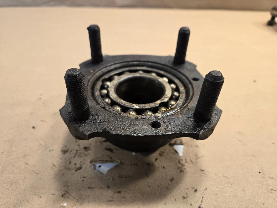 Buje de rueda de suspensión trasera original MG MGA 1500 1600 OEM Foto 4 de 4