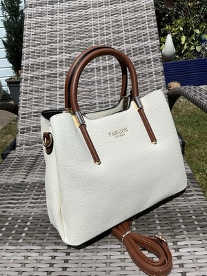 WEISS MIT HELLBRAUNEN RIEMEN MITTELGROSSE BEUTELTASCHE HAT 3 OBERTEILE, TASCHEN TOLLER PREIS KOSTENLOSER STAND