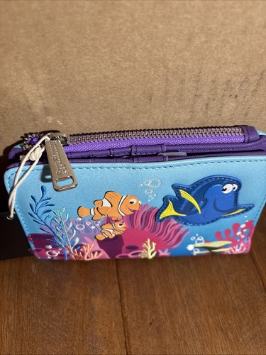 Cartera Loungefly Disney Pixar Buscando a Nemo Dory, Marlin y Nemo - Imagen 2 de 12