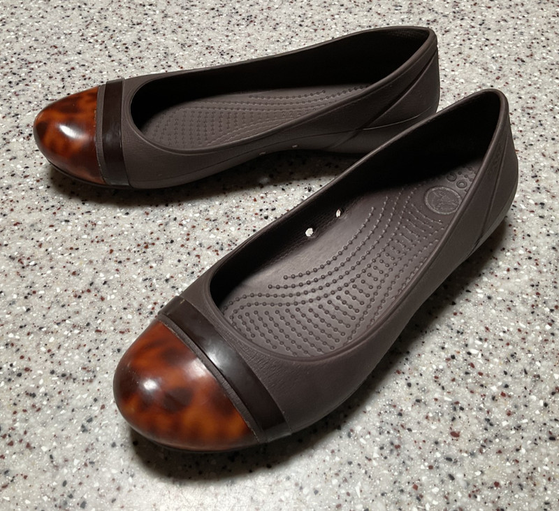 CROCS Women Sz 8W Cap Toe Brown /Tortoise Ballet Flats -Worn Once-EUC-NICE!