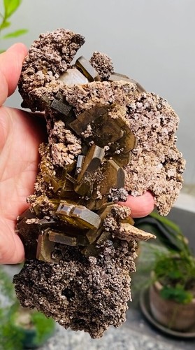 BARYTE GOLDEN TWIN CRYSTALS on MATRIX, HEMATITES TOO from PERÚ......MASTER PIECE - Picture 5 of 9