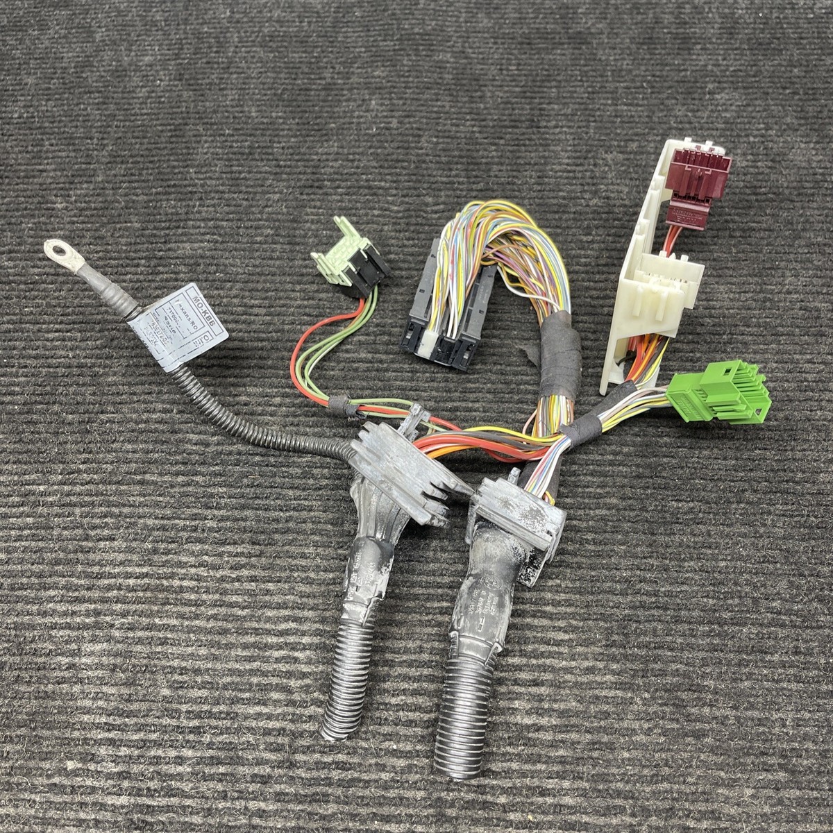 BMW E92 90 93 M3　プラグ S65 Engine DME Wiring Harness Plug BMW E90 E92 E93 M3 OEM