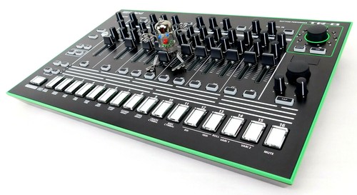 Roland TR-8 AIRA Drum Synthesizer + Fast Neuwertig + 1,5Jahre Garantie - Bild 3 von 7