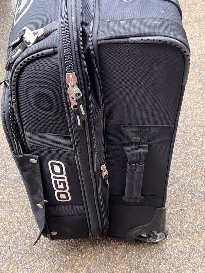 OGIO CANBERRA 26" 2WEEL ROLLING EXPANDABLE SUITCASE BAG LUGGAGE eBay