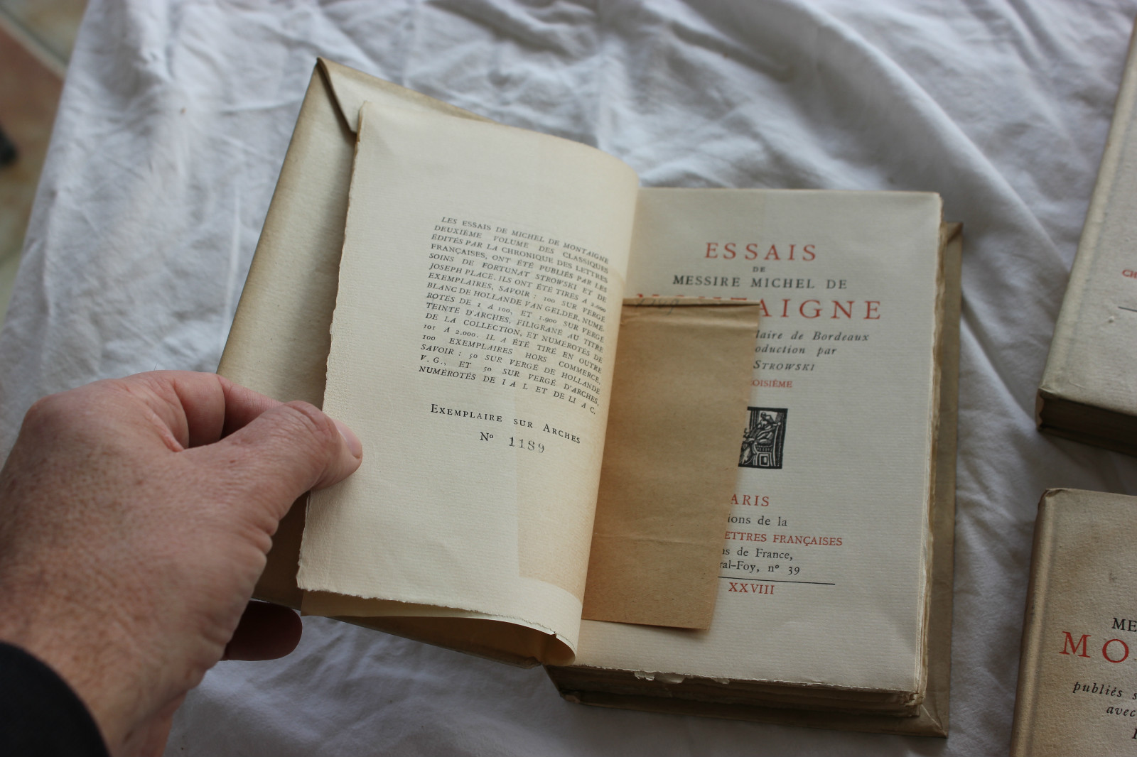 Les Essais De Montaigne - Édition Illustrée Par Paulette Humbert - 5 Tomes - Reliure Cuir - Union Latine D'Éditions 1957