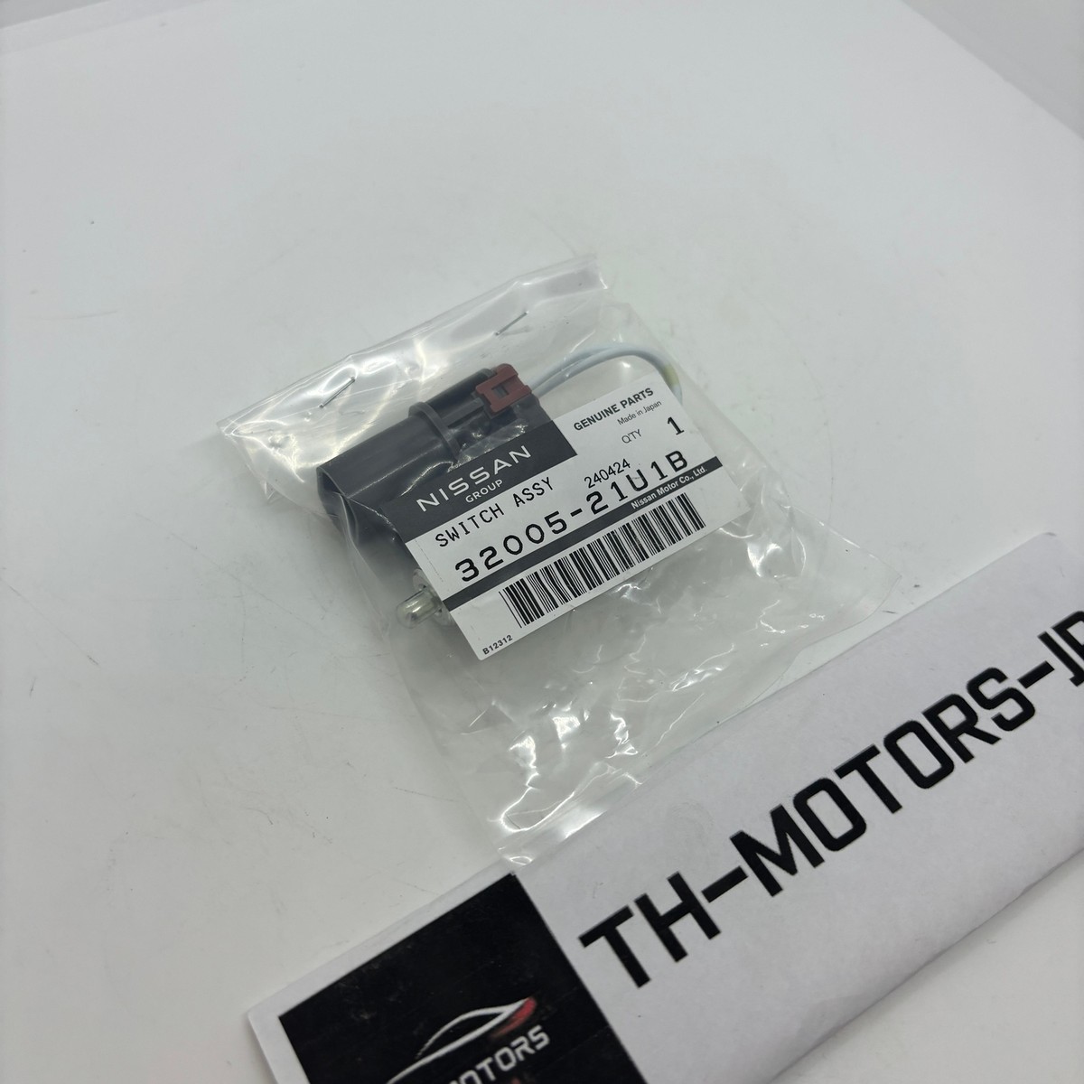 NISSAN Genuine 300ZX Z31 Z32 Reverse Lamp Switch Assy 32005